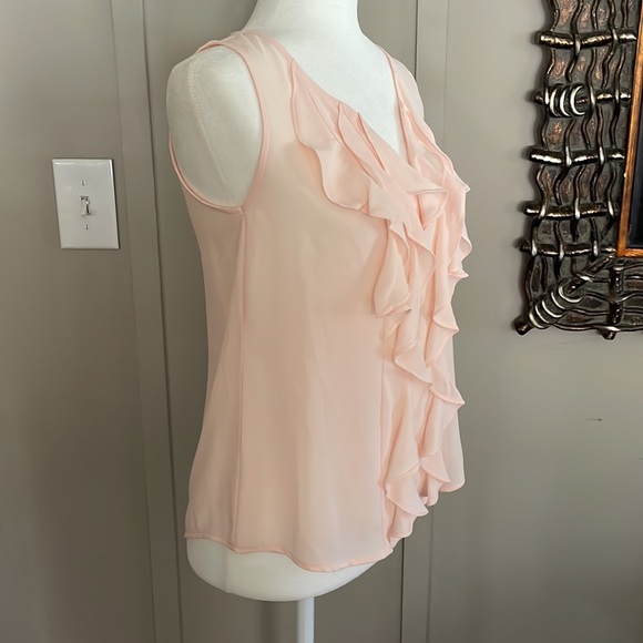White House/Black Market Soft Peach Sleeveless Ruffle Front Top EUC  - Size 2 - Picture 7 of 14